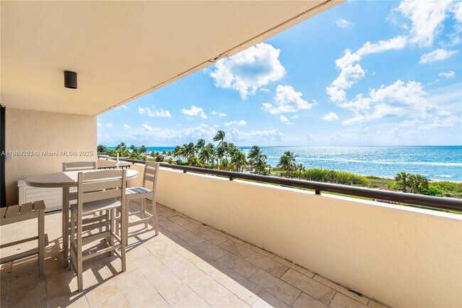 Photo - 2555 Collins Ave Unit 607