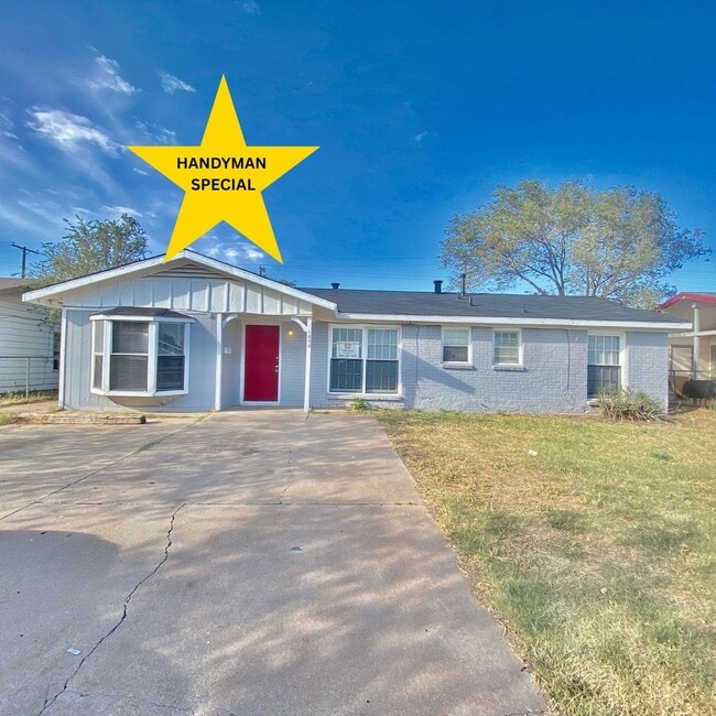 Building Photo - Handyman Special $0 First Month's Rent / “You fix, you SAVE BIG!!” Contact Mayshell for details: ...