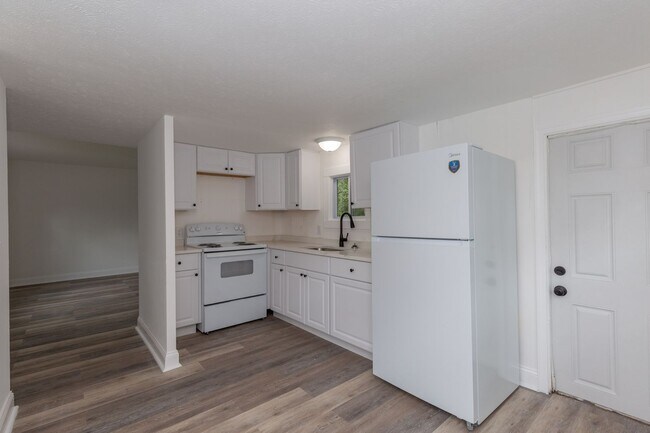 Photo - 2 Bed/1 Bath Trailer in Berkeley Springs House