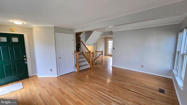 7044 ROGUE Ln