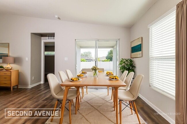 Photo - 1423 NE 16th Pl