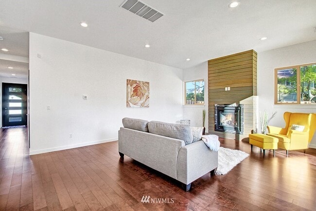 Photo - 2105 S Orcas St