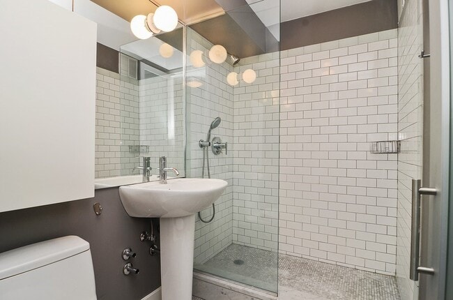 Bathroom - 655 W Irving Park Rd Unit 2109