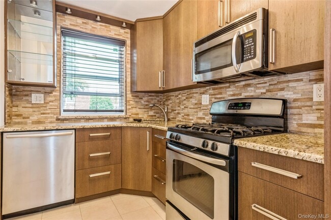 Photo - 260-40-260-74 74th Ave Unidad 2nd Fl