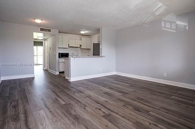 Photo - 1727 Meadows Cir W Unit 1727