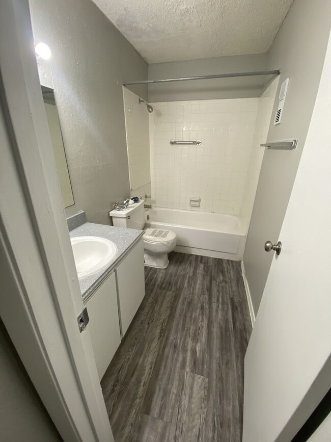 Photo - Edinburg Place Apartments