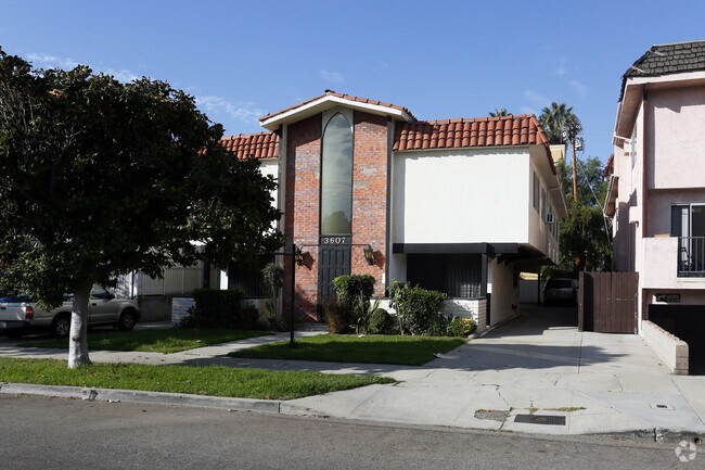 3607 Clarington Ave - 3607 Clarington Ave Apartments
