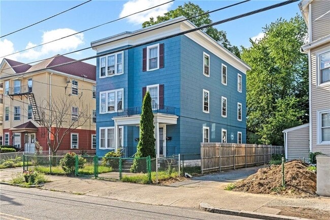 Photo - 266 Sayles Ave Unit 2