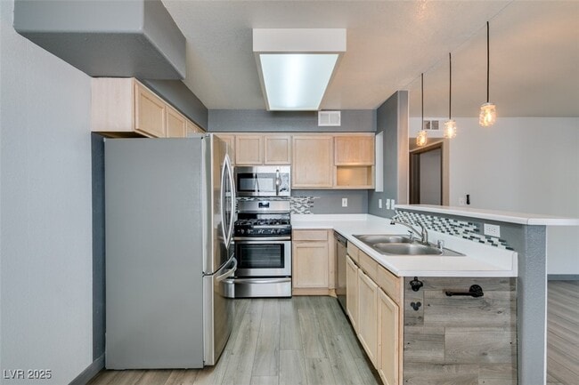 Building Photo - 3168 Tarpon Unit 103 Rental