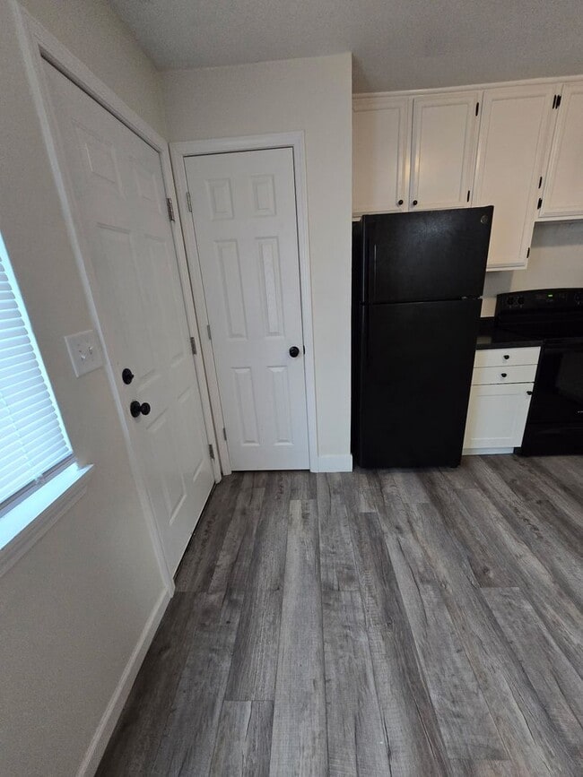 Photo - 5205 S Brooks Dr Unit B