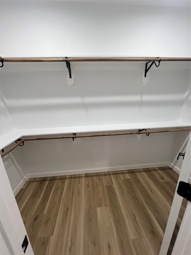 Photo - 5325 Kenilwood Dr