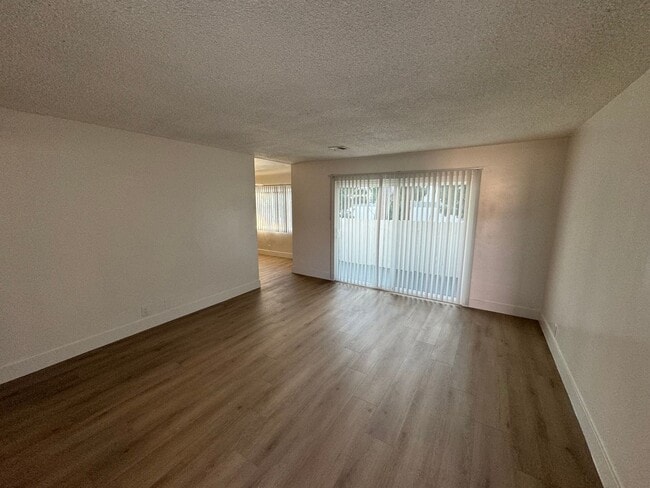 Photo - 9842 Ramona St