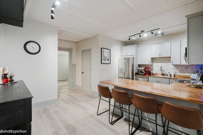 Photo - 4 Raymond Ave