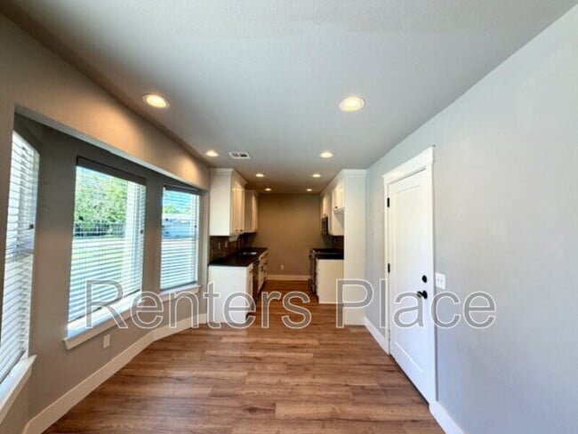 Photo - 1939 W Pittsburg Pl