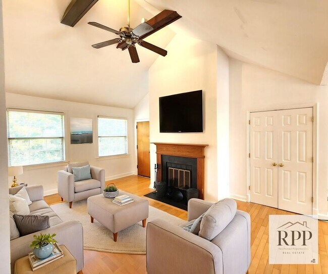 Photo - 2811 Arlington Blvd Unit 202