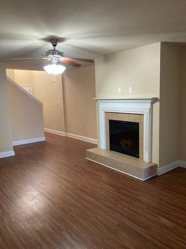 Photo - Spacious 4 Bedroom