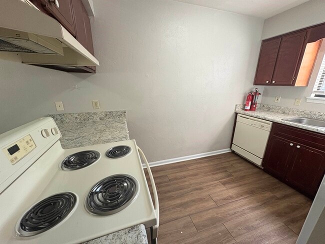 Photo - 1862 Sylvan Ct