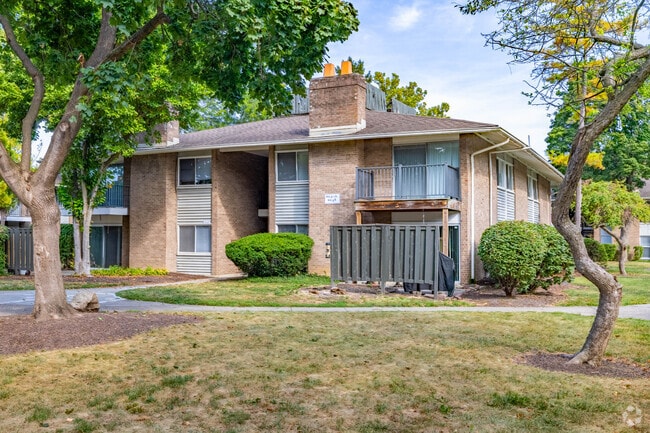 Photo - Villager Apartments