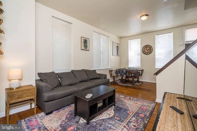 Photo - 1619 Master St