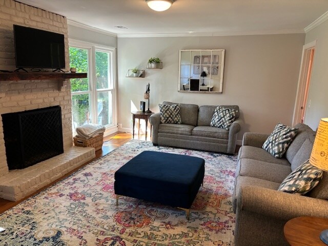 Photo - 747 Gypsy Ln