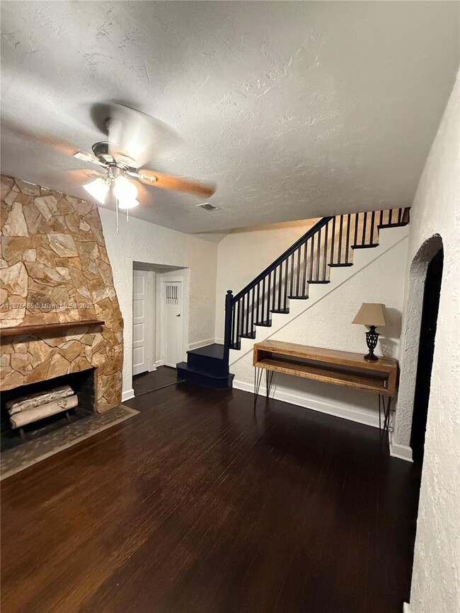 Building Photo - 3113 SW 14th St Rental