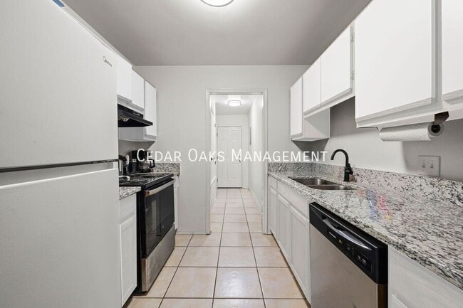 Photo - 5809 Samantha St