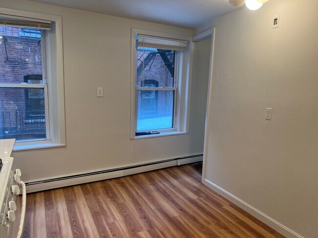 Photo - 207 Salem St Unit 4