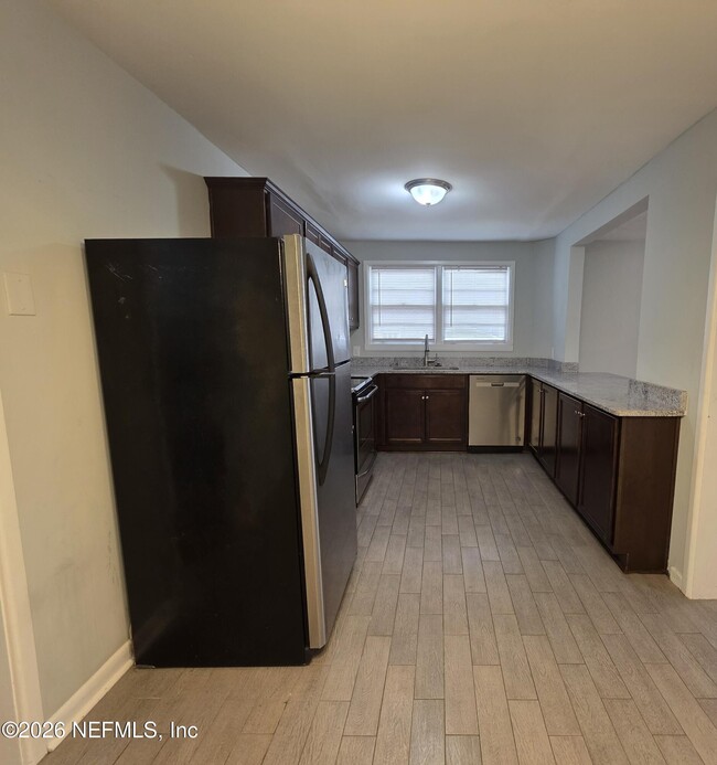 Photo - 1265 Donald St