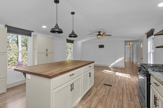 Photo - 5500 Penny Rd