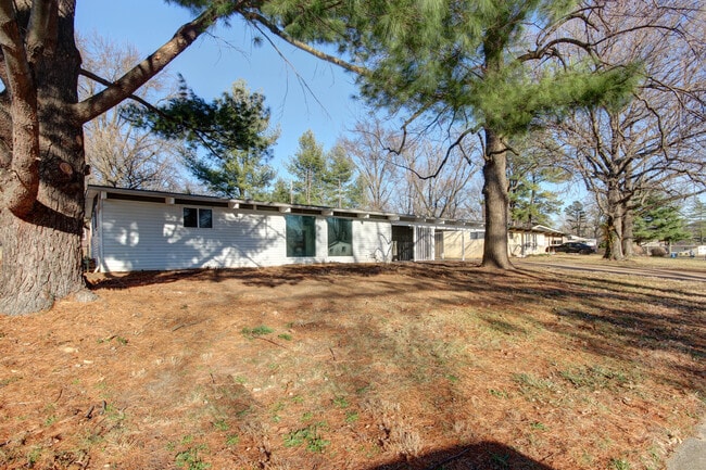 Photo - 403 Whitehall Dr