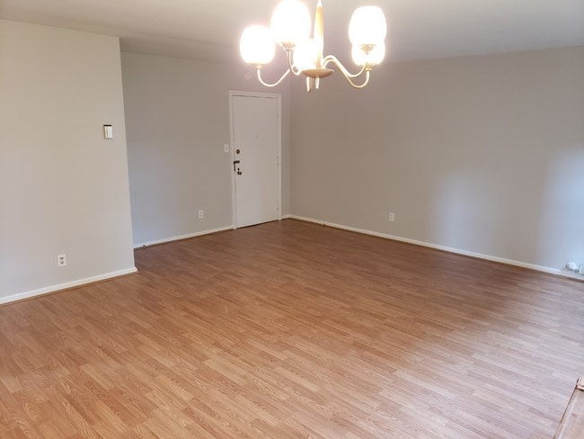 Photo - 13765 Cedar Rd Unidad 102