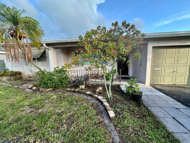 Photo - 7000 SW 11th St