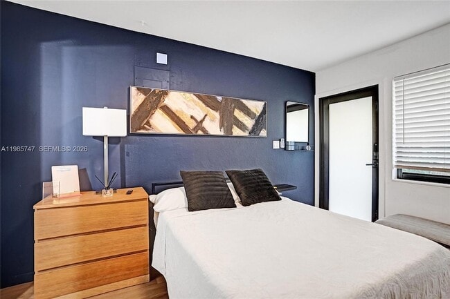 Photo - 754 NE 40th St Unit B