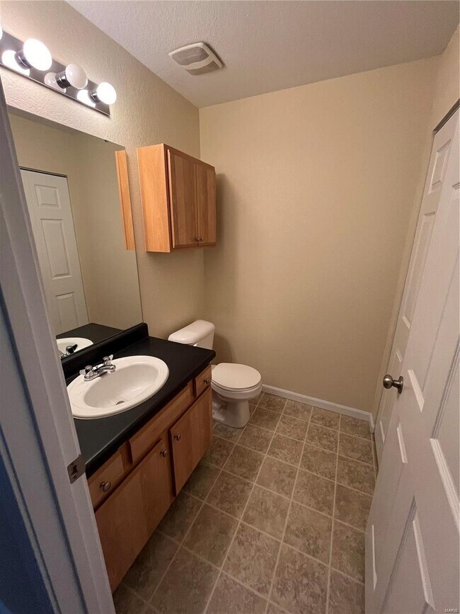 Photo - 815 Woodside Creek Dr