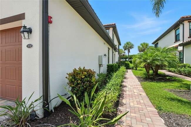 Photo - 12039 Hawthorn Lake Dr Unit 102