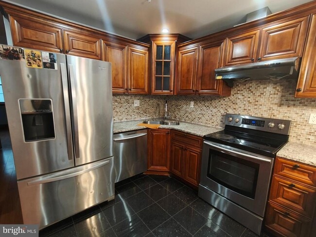 Building Photo - 1106 Wallace St Unit B Rental