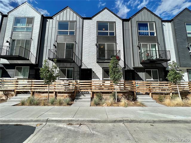 Photo - 1027 Chase St