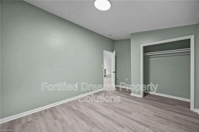 Photo - 608 Montgomery St