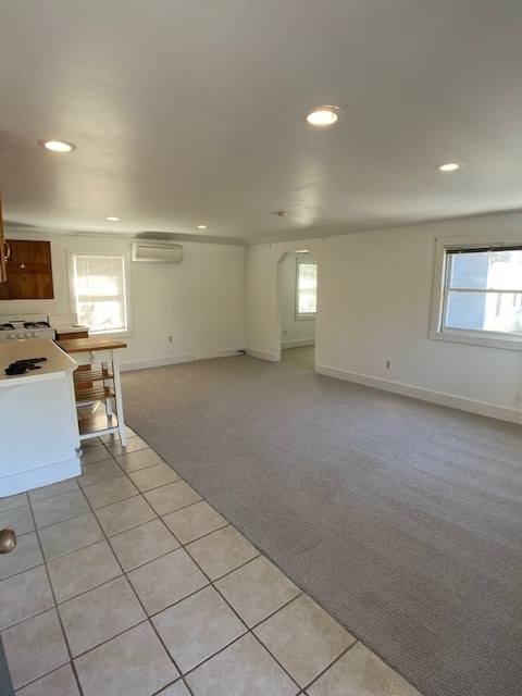 Building Photo - 561 Page Ave NE Unit A