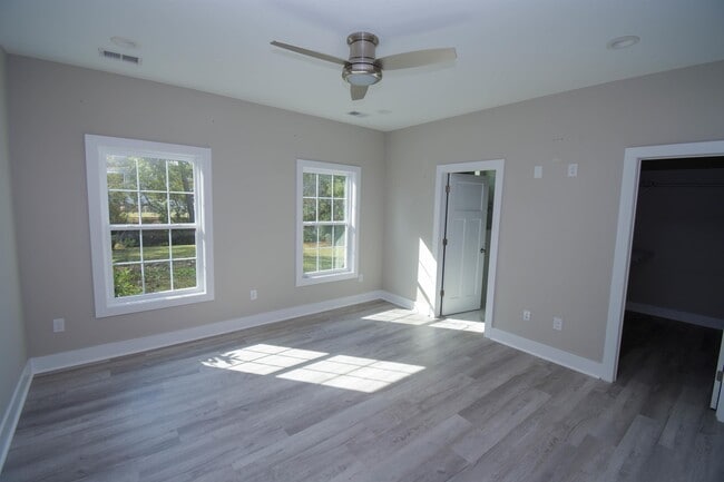 Photo - 729 Churchill Downs Dr Casa