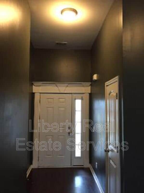 Photo - 203 Cumberland Dr NE