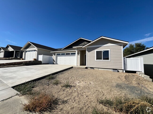 Building Photo - NEW HOME FOR RENT IN SOAP LAKE!