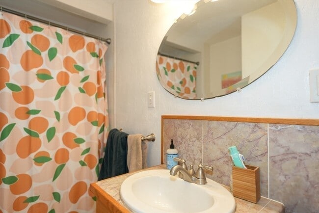 Photo - 19 Oval Rd Unit 2