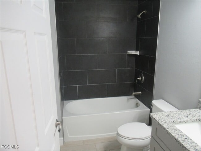 Building Photo - 2921 NW 18th Terrace