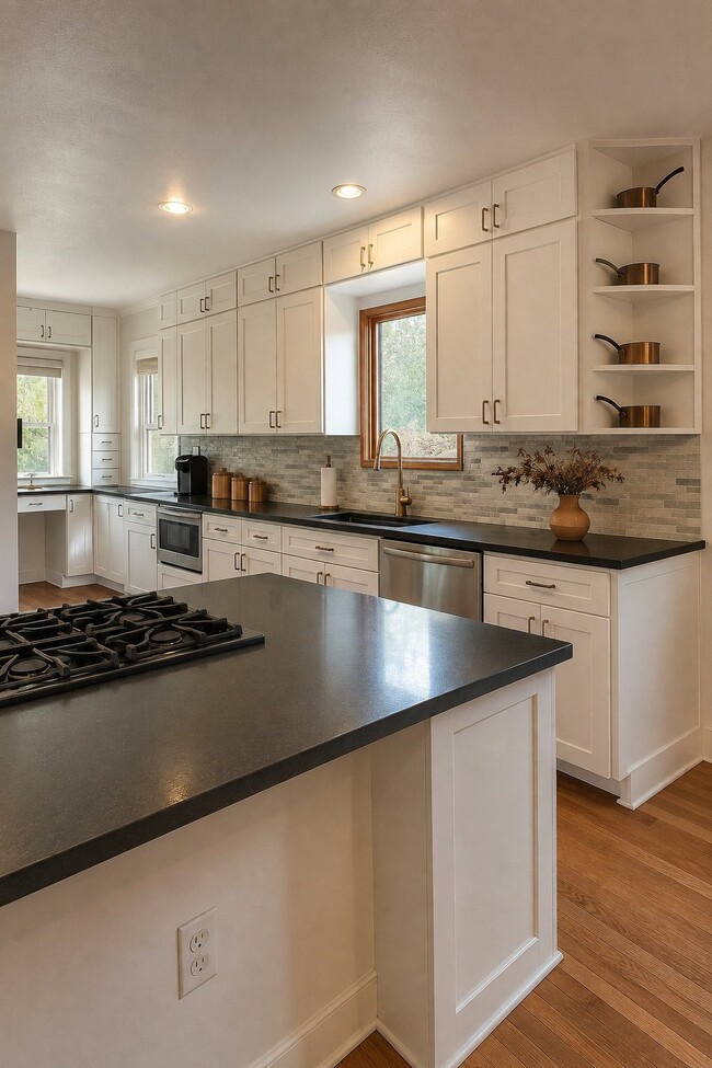 Photo - 1570 Jasmine St
