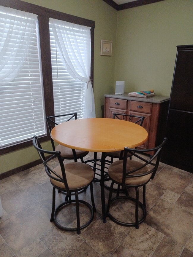 Photo - 745 Derrick Dr