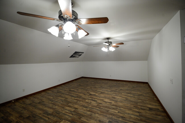 Building Photo - 2330 Old Richardson Hwy Unit 2 Rental