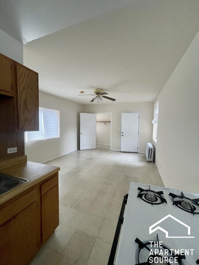 Photo - 5011 W Cermak Rd Unidad 19