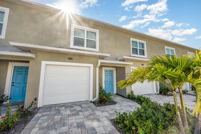 Photo - 900 Paddleboard Ct Townhome