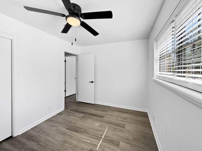 Photo - 513 Manor Dr